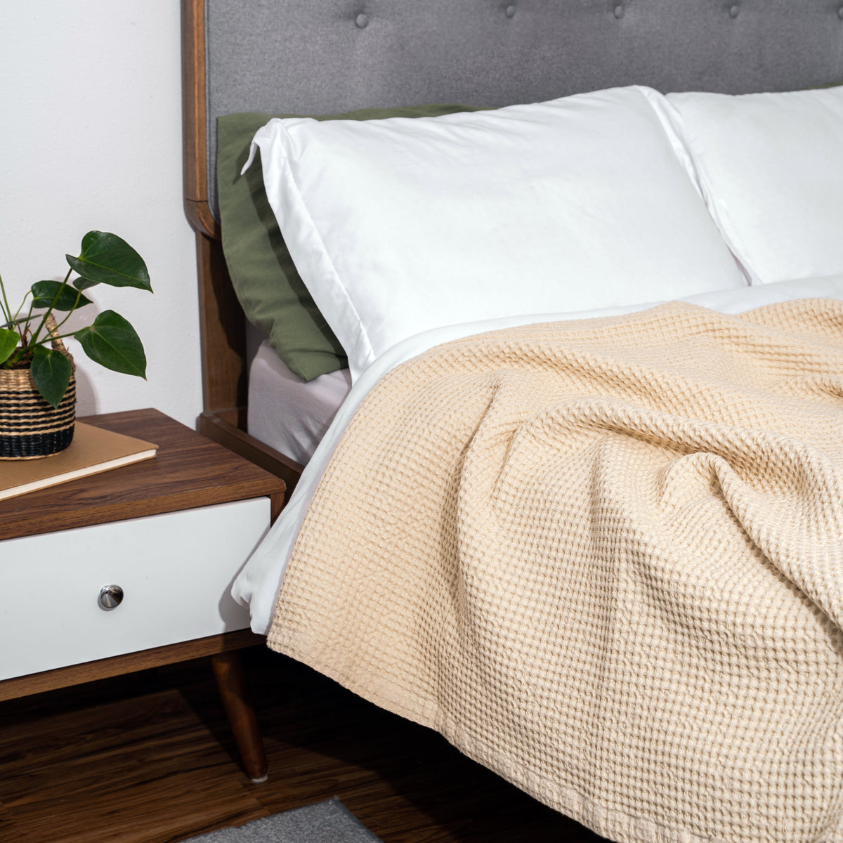 Waffle Weave Cotton Blanket | 100% Chemical-Free Cotton, All-Season | Breathable & Machine Washable - Hazli Collection
